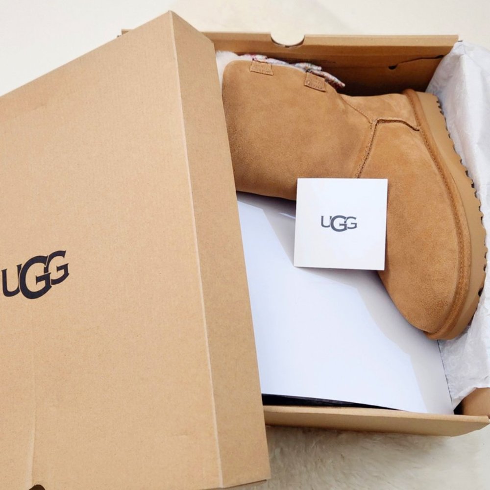 UGG BAILEY BOW ABSTRACT SPLATTER BOOTS - Picture 10 of 10